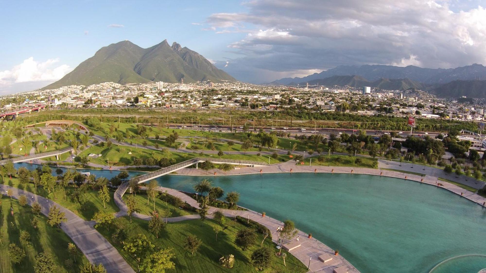 Hoteles Antigua - Santa Lucia Mty Monterrey Esterno foto
